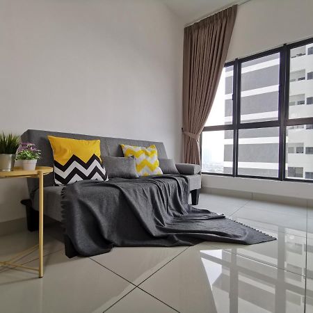 1 Traders Garden 1Br Pool View With Hispeed Internet Netflix Leilighet Cheras Eksteriør bilde