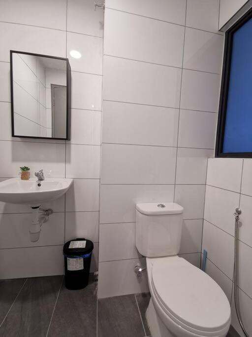 1 Traders Garden 1Br Pool View With Hispeed Internet Netflix Leilighet Cheras Eksteriør bilde